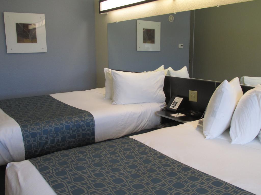 Microtel Inn & Suites Belle Chasse الغرفة الصورة