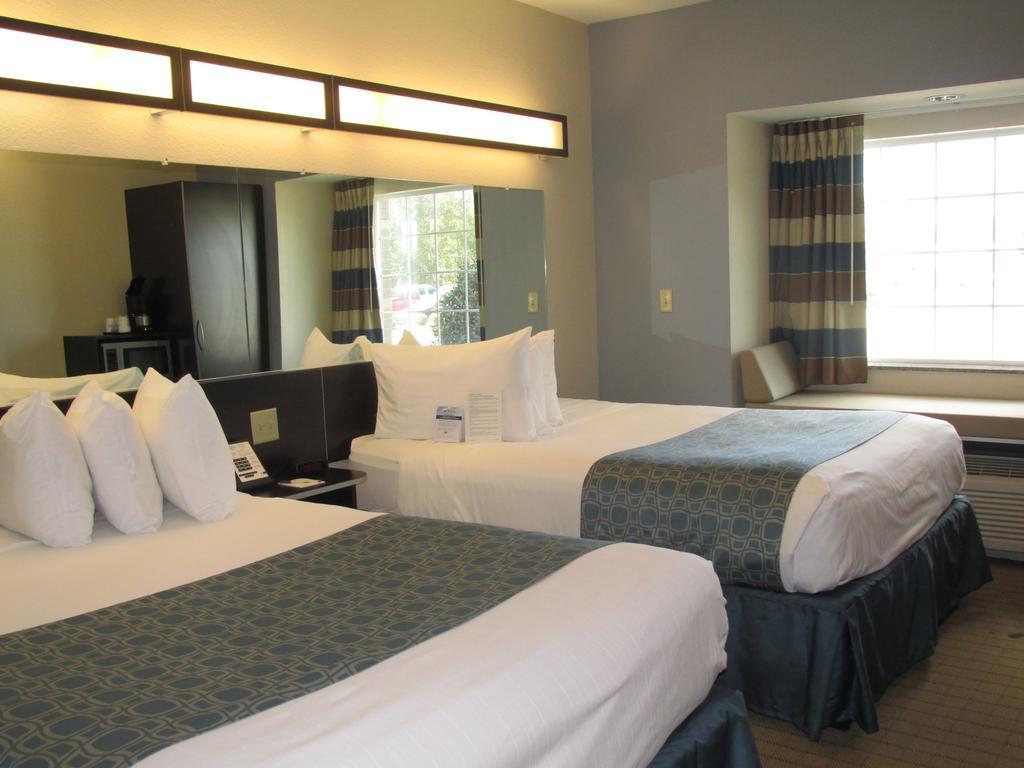 Microtel Inn & Suites Belle Chasse الغرفة الصورة